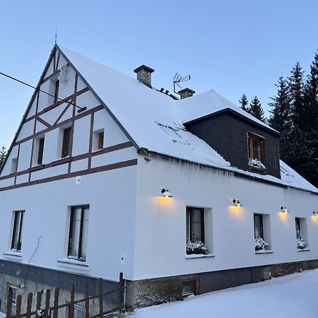 Готель Wolf House Klinovec Лоучна-под-Кліновцем Екстер'єр фото