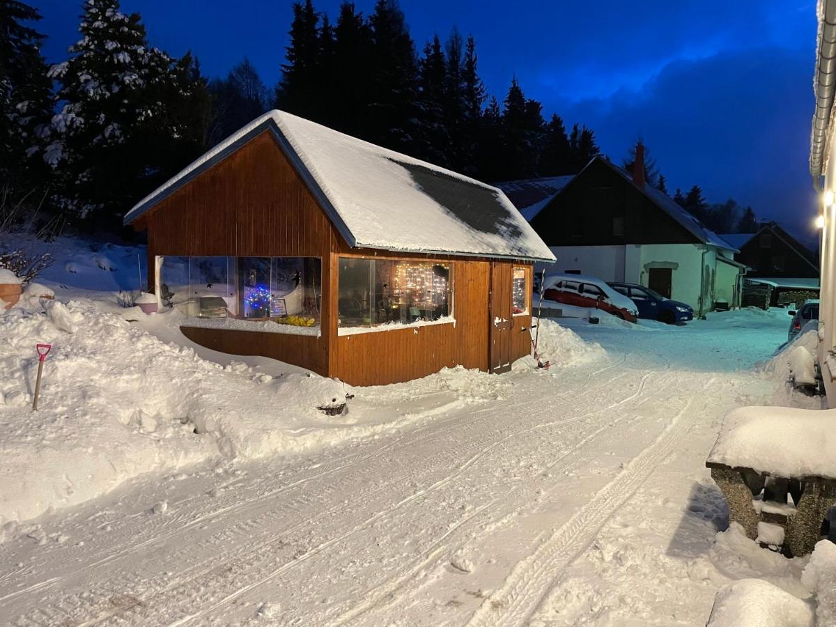 Готель Wolf House Klinovec Лоучна-под-Кліновцем Екстер'єр фото