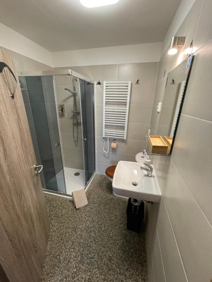 Готель Wolf House Klinovec Лоучна-под-Кліновцем Екстер'єр фото